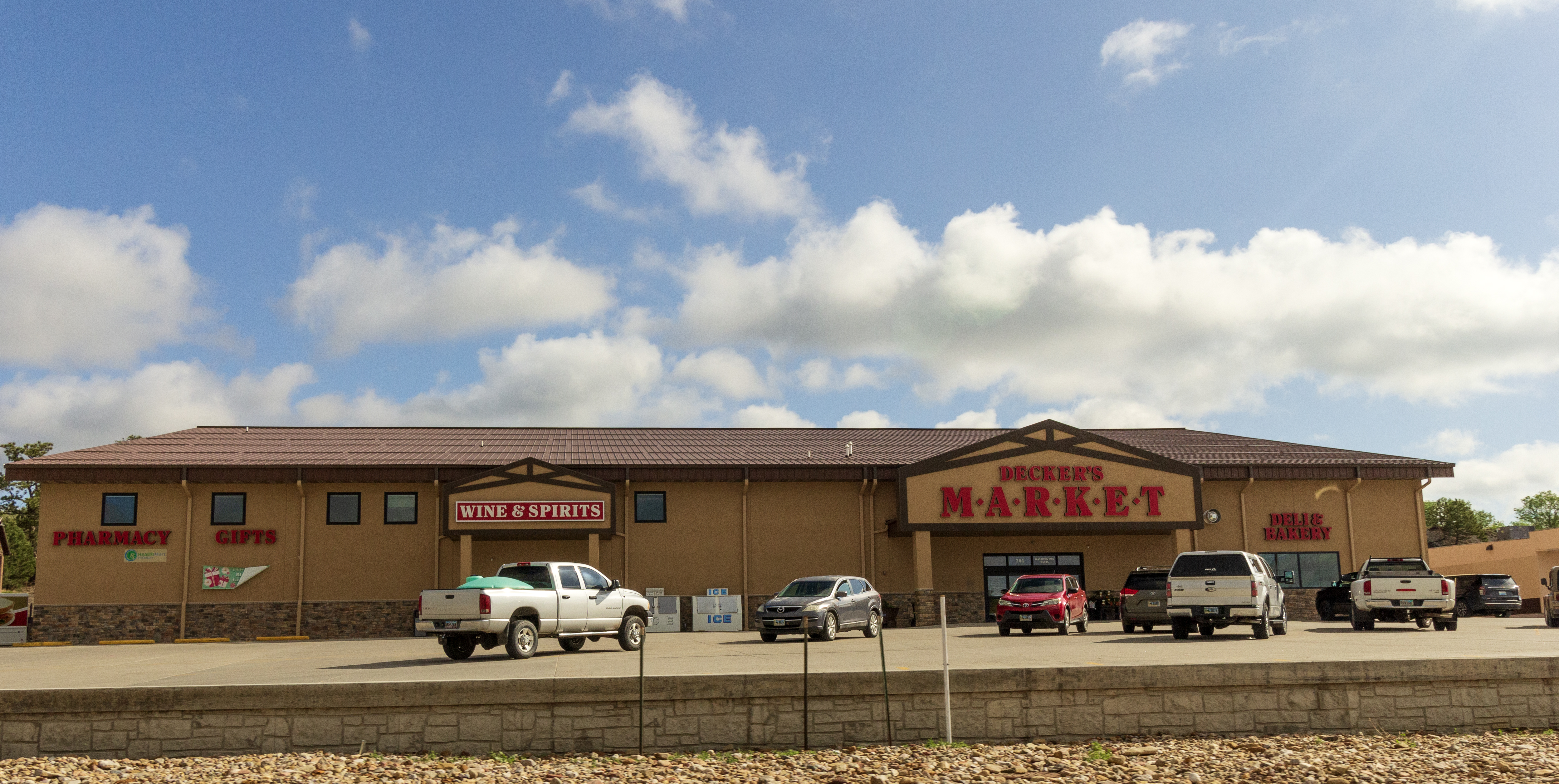 Decker's Market